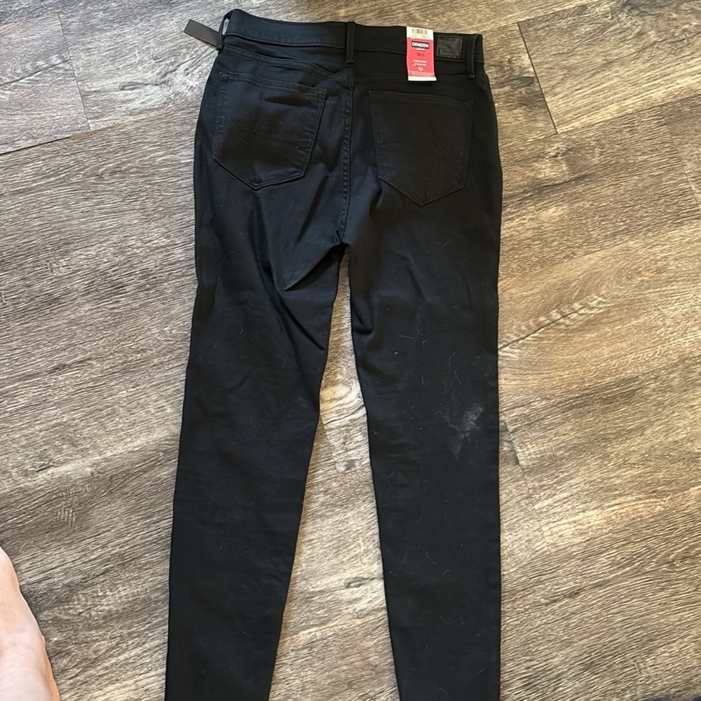 Brand new black jeggings Levi’s High Rise